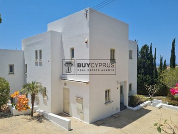 Detached Villa For Sale  in  Peyia