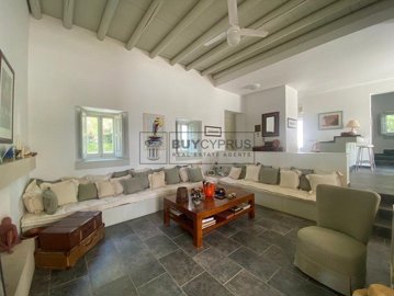 Detached Villa For Sale  in  Peyia