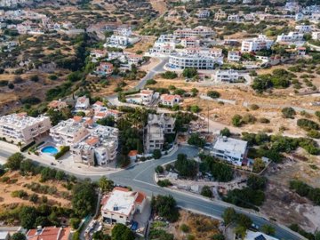 Building For Sale  in  Peyia