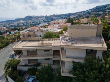 Building For Sale  in  Peyia