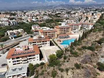 Building For Sale  in  Chlorakas