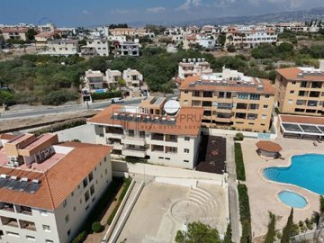 Building For Sale  in  Chlorakas