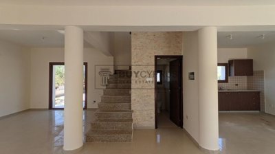 Detached Villa For Sale  in  Souni-Zanakia