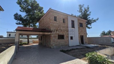 Detached Villa For Sale  in  Souni-Zanakia