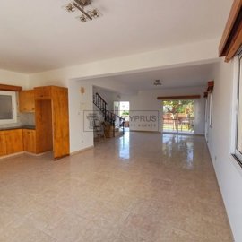 Detached Villa For Sale  in  Anavargos