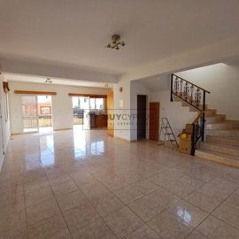 Detached Villa For Sale  in  Anavargos