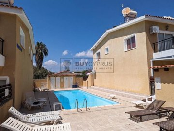 Town House For Sale  in  Chlorakas