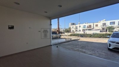 Shop For Sale  in  Kato Paphos