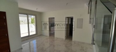 Detached Villa For Sale  in  Universal