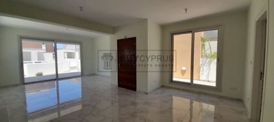 Detached Villa For Sale  in  Universal