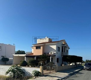 Detached Villa For Sale  in  Emba