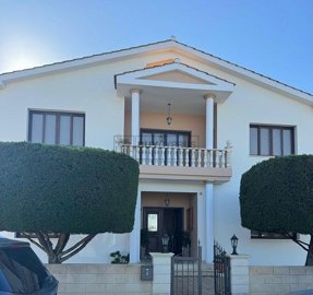 Detached Villa For Sale  in  Emba