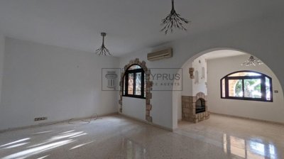 Detached Villa For Sale  in  Kamares - Tala