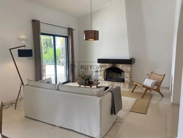 Detached Villa For Sale  in  Kamares - Tala