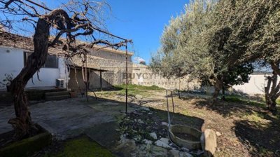 Residential Land  For Sale  in  Giolou