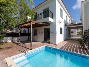 Detached Villa For Sale  in  Universal