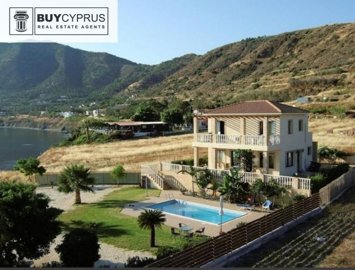 Detached Villa For Sale  in  Pomos