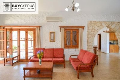 Detached Villa For Sale  in  Neo Chorio