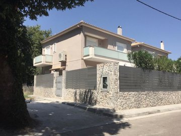 1 - Aidipsos, Villa