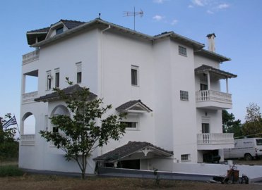 1 - Pieria, Maison