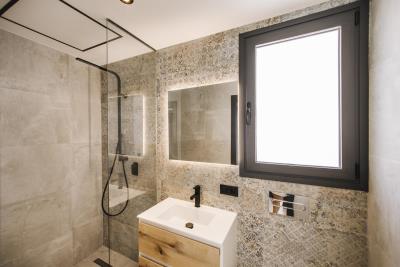 Bellahouse-bathrooms_5--Copy-