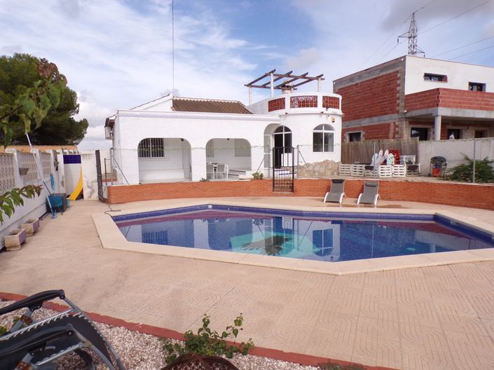 Image No.1-4 Bed Villa for sale