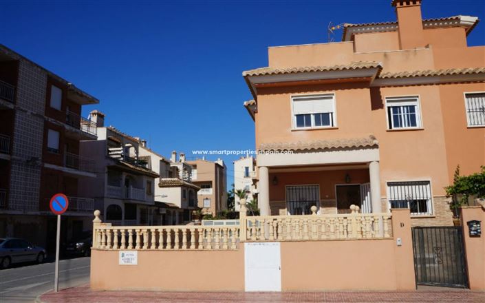 Image No.1-3 Bed House for sale