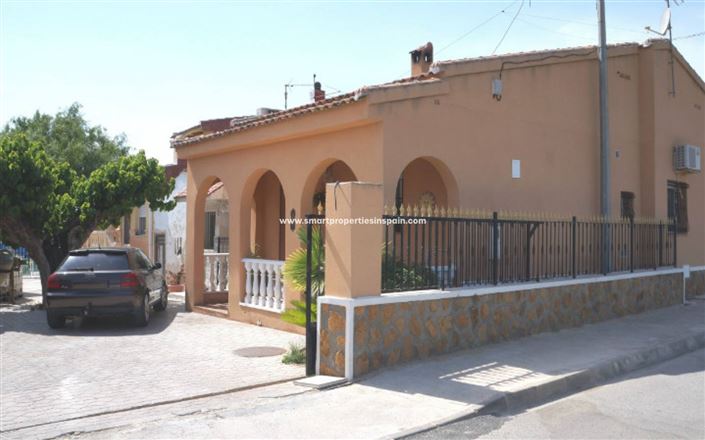 Image No.1-3 Bed House for sale