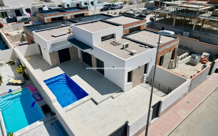 Image No.1-3 Bed Villa for sale