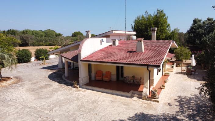 Image No.1-4 Bed Villa / Detached for sale