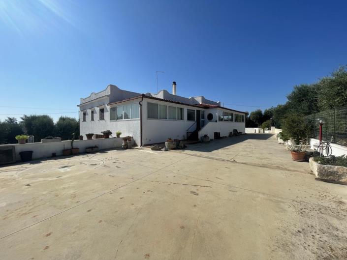 Image No.1-4 Bed Villa for sale