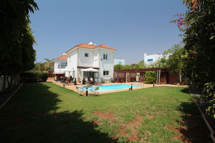 Image No.1-3 Bed Villa for sale