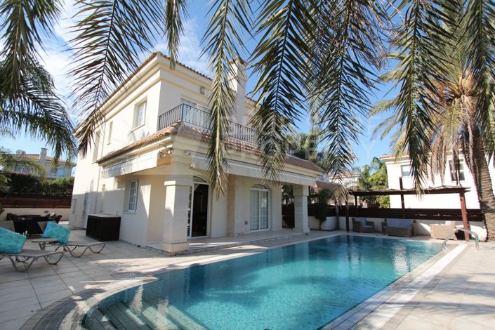 Image No.1-4 Bed Villa for sale