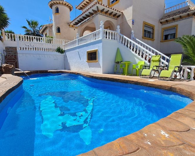 Image No.1-4 Bed Villa for sale