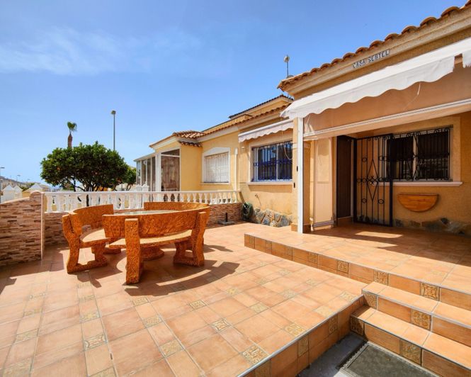 Image No.1-3 Bed Villa for sale