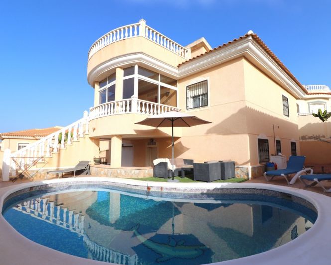 Image No.1-4 Bed Villa for sale