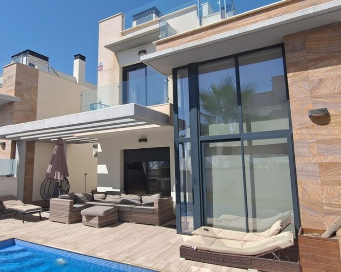 Image No.1-3 Bed Villa for sale