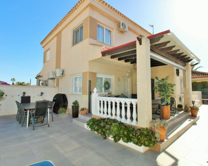 Image No.1-3 Bed Villa for sale