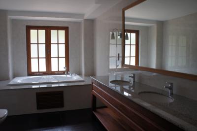 12-EnSuite