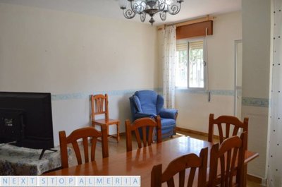 Open plan living/dining room