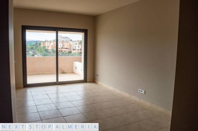 Modern open plan living/dining room