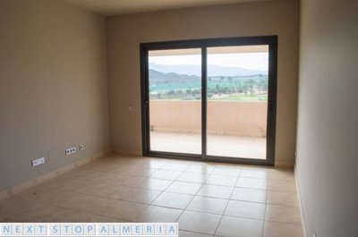 Modern open plan living/dining room