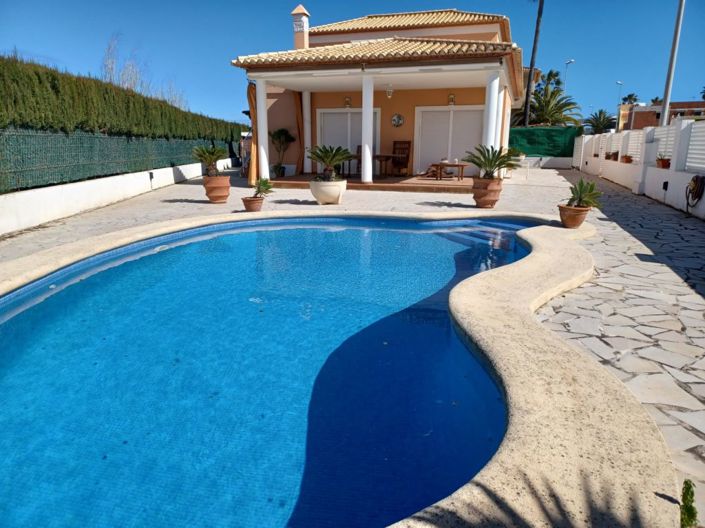 Image No.1-3 Bed Villa for sale