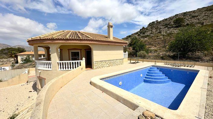 Image No.1-4 Bed Villa for sale