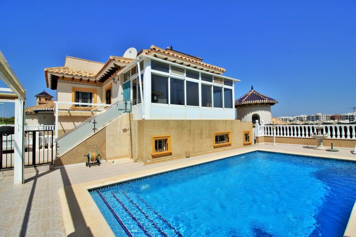 Image No.1-5 Bed Villa for sale