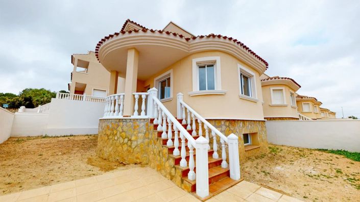 Image No.1-3 Bed Villa for sale