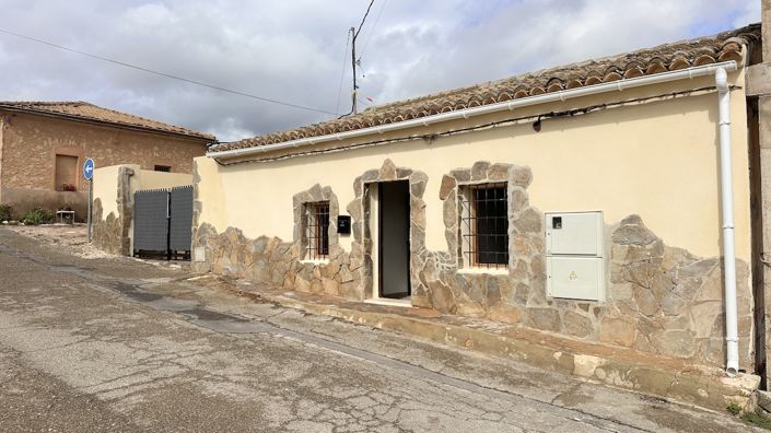 Image No.1-3 Bed Villa for sale