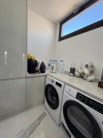 VIL-432_6_Laundry-room