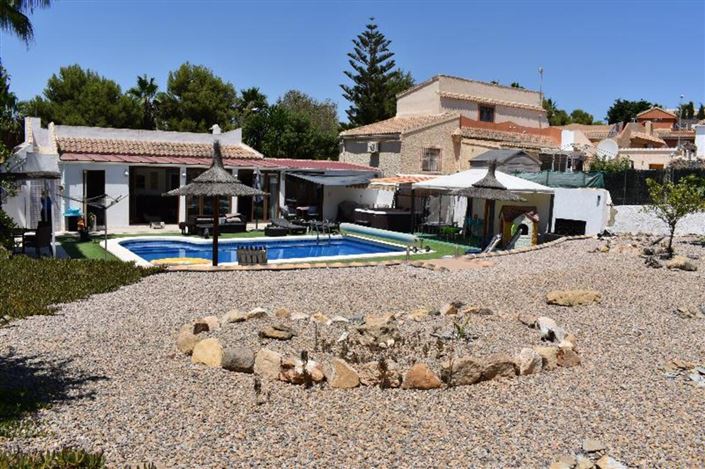 Image No.1-3 Bed Villa for sale