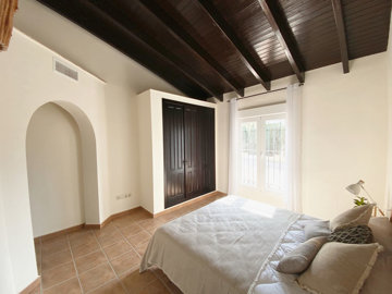 39148-villa-for-sale-in-las-palas-2529449-lar